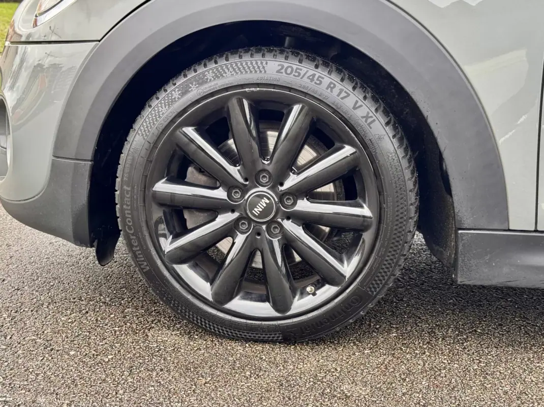 MINI Cooper 2018 - 21990 EUR, 165000 km - AUTO.MOTO.pt - 165000km - foto 13 de 31