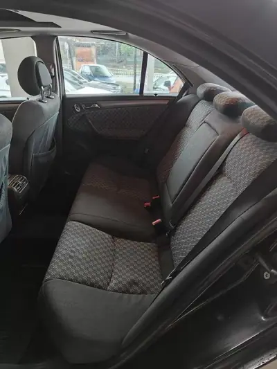 Mercedes-Benz C 220 2000 - 5750 EUR, 372700 km - AUTO.MOTO.pt - 372700km - foto 21 de 60