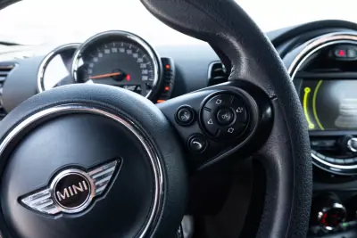 MINI Clubman 2016 - 15900 EUR, 151297 km - 151297km - foto 9 de 19