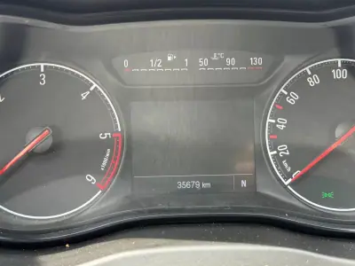 Opel Corsa 2016 - 11990 EUR, 35600 km - AUTO.MOTO.pt - 35600km - foto 4 de 23