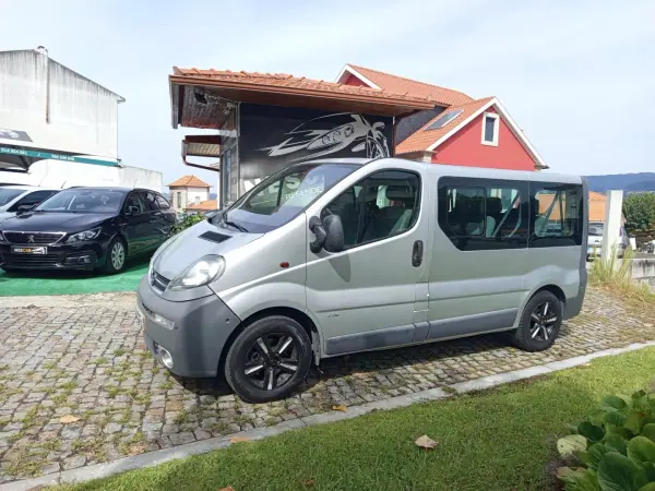 Opel Vivaro 1.9 DTi L1 H1 2003 Diesel — 279 959 km · Viseu Opel Vivaro 1.9 DTi L1 H1 2003 Diesel