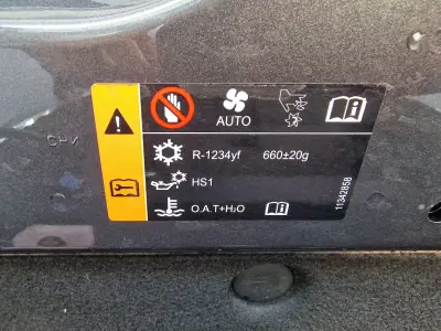 MG MG4 2024 - 25500 EUR, 19755 km - 19755km - foto 28 de 55