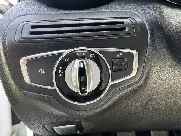 Mercedes-Benz C 180 2015 - 12900 EUR, 280000 km - AUTO.MOTO.pt - 280000km - foto 26 de 69