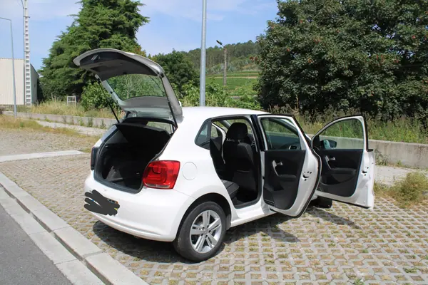 Volkswagen Polo 2012 - 7000 EUR, 115400 km - 115400km - foto 4 de 8