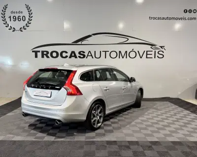 Volvo V60 2016 - 13900 EUR, 265393 km - 265393km - foto 6 de 44