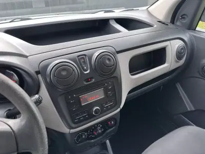 Dacia Dokker 2015 - 7000 EUR, 287197 km - AUTO.MOTO.pt - 287197km - foto 28 de 35