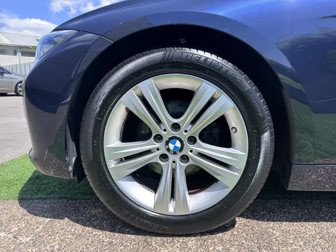 BMW 320 2015 - 14900 EUR, 240000 km - AUTO.MOTO.pt - 240000km - foto 21 de 59