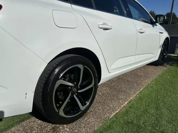 Renault Mégane Sport Tourer 2017 - 9900 EUR, 190000 km - AUTO.MOTO.pt - 190000km - foto 21 de 60