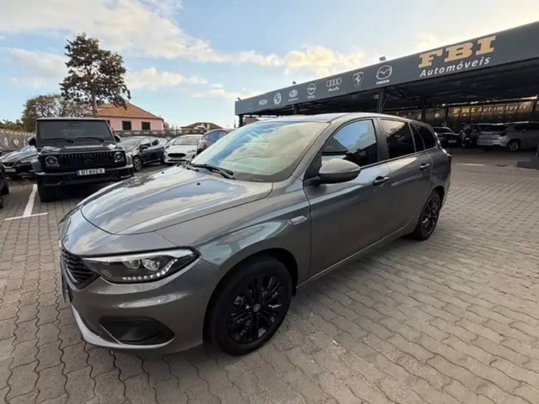 Fiat Tipo 2021 - 14900 EUR, 88000 km - AUTO.MOTO.pt - 88000km - foto 1 de 12