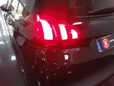 Peugeot 2008 2017 - 11750 EUR, 65000 km - AUTO.MOTO.pt - 65000km - foto 27 de 27