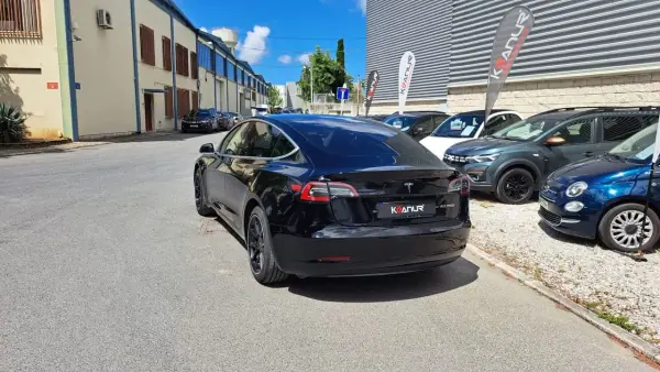 Tesla Model 3 2019 - 22500 EUR, 113000 km - AUTO.MOTO.pt - 113000km - foto 24 de 53