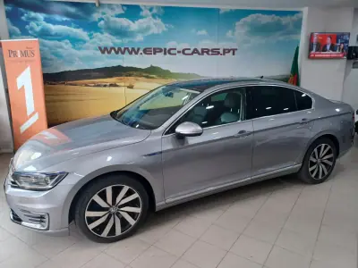 Volkswagen Passat 2017 - 19390 EUR, 112082 km - AUTO.MOTO.pt - 112082km - foto 2 de 40