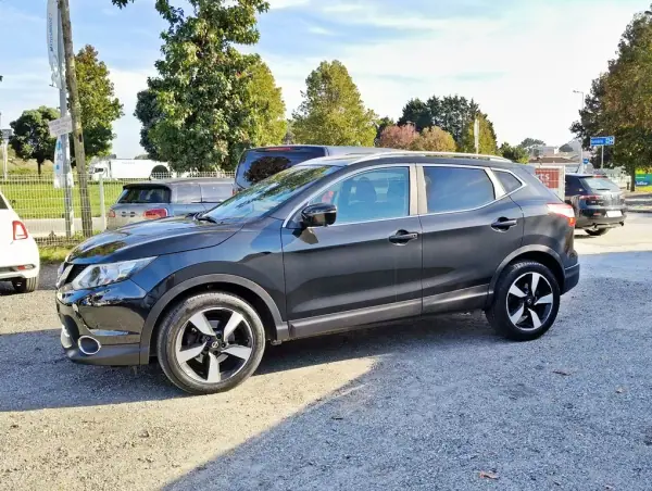 Nissan Qashqai 2016 - 16500 EUR, 146464 km - AUTO.MOTO.pt - 146464km - foto 6 de 34