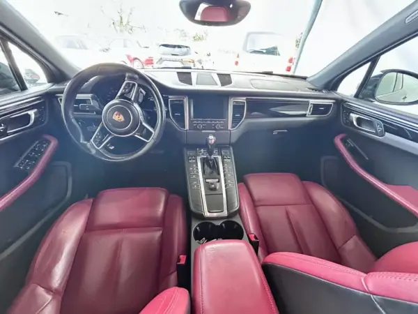 Porsche Macan 2015 - 43000 EUR, 175400 km - AUTO.MOTO.pt - 175400km - foto 12 de 19
