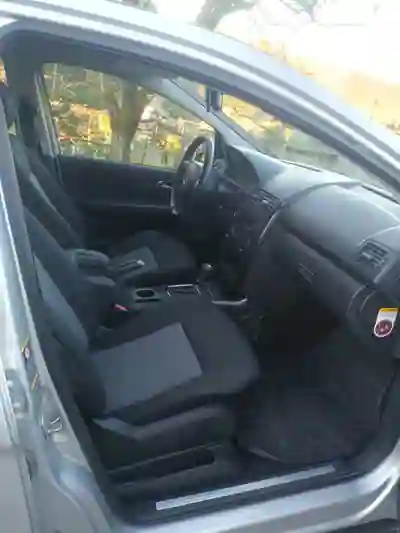 Mercedes-Benz A 180 2005 - 5490 EUR, 257000 km - AUTO.MOTO.pt - 257000km - foto 8 de 10