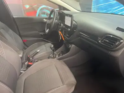 Ford Fiesta 2021 - 13999 EUR, 80000 km - AUTO.MOTO.pt - 80000km - foto 30 de 46