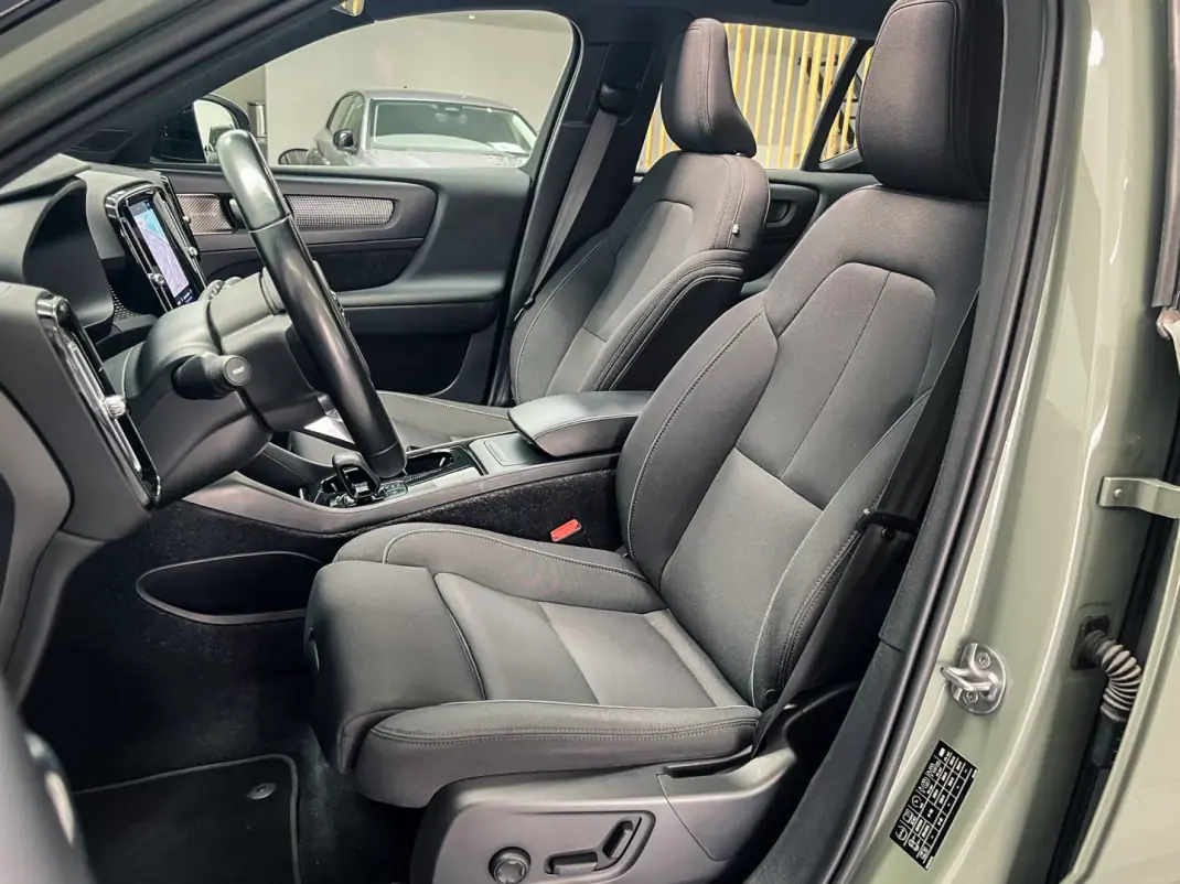 Volvo XC 40 2022 - 26900 EUR, 99000 km - 99000km - foto 9 de 25