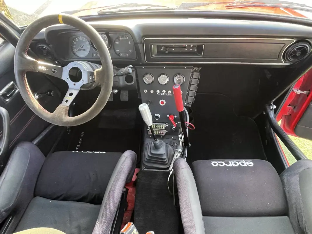 Ford Escort 1976 - 27990 EUR, 15686 km - AUTO.MOTO.pt - 15686km - foto 12 de 22