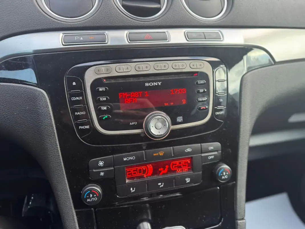 Ford S-Max 2011 - 4900 EUR, 299900 km - AUTO.MOTO.pt - 299900km - foto 7 de 10