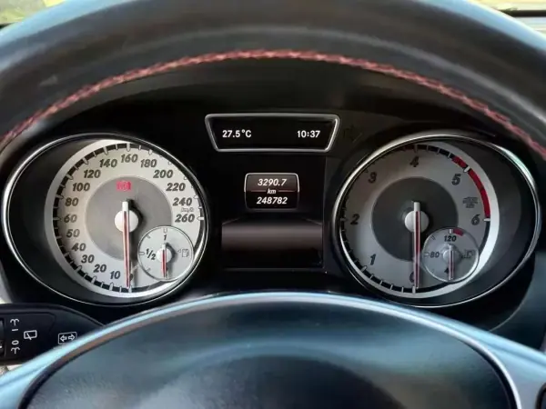 Mercedes-Benz CLA 200 2015 - 18999 EUR, 248500 km - AUTO.MOTO.pt - 248500km - foto 23 de 27