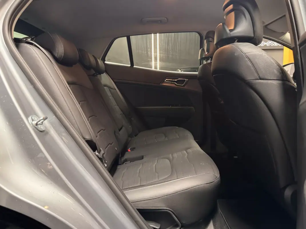 Kia Sportage 2025 - 39990 EUR, 17500 km - 17500km - foto 24 de 26