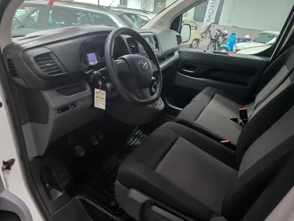 Toyota PROACE 2.0 D-4D Cool 6 Lug. 2022 - 22980 EUR, 41707 km - AUTO.MOTO.pt - 41707km - foto 16 de 17