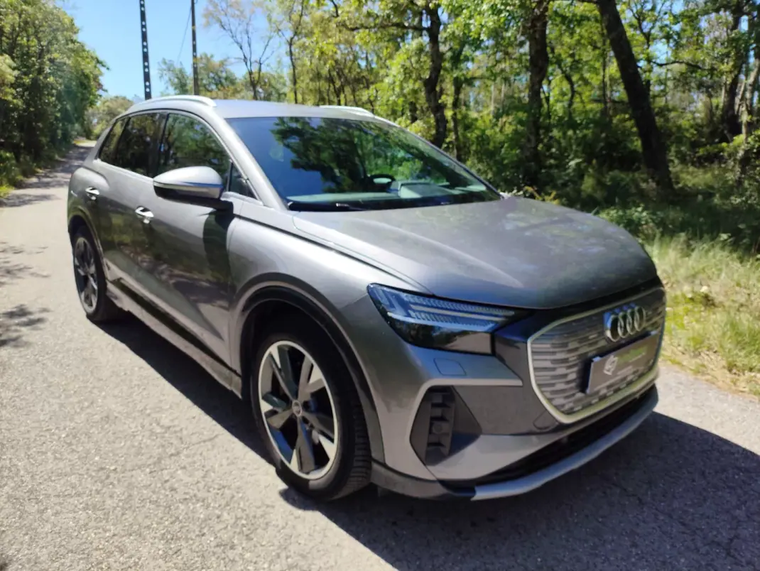 Audi Q4 e-tron 2021 - 24800 EUR, 180100 km - AUTO.MOTO.pt - 180100km - foto 4 de 22