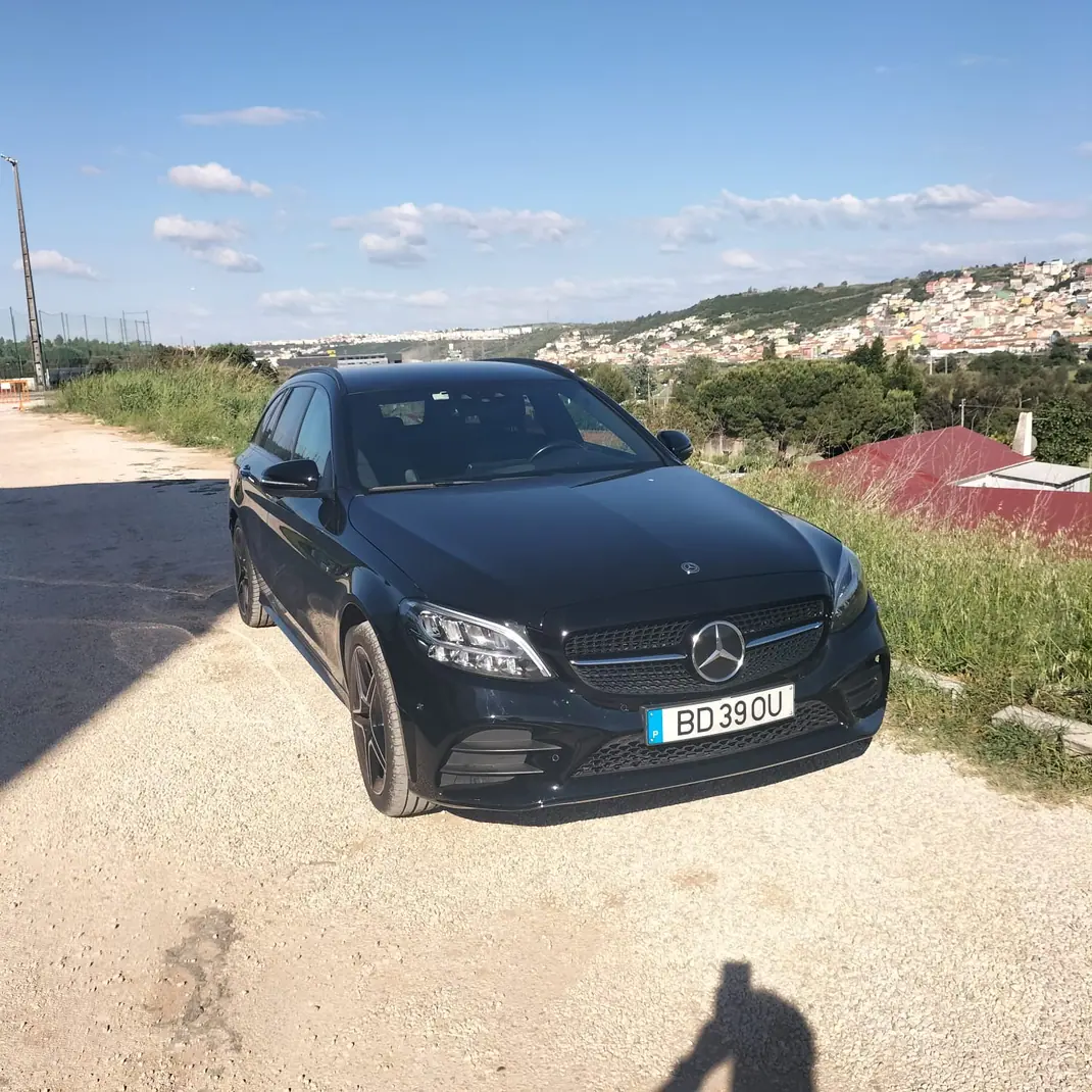 Mercedes-Benz C 300 2020 - 24000 EUR, 175000 km - AUTO.MOTO.pt - 175000km - foto 1 de 5