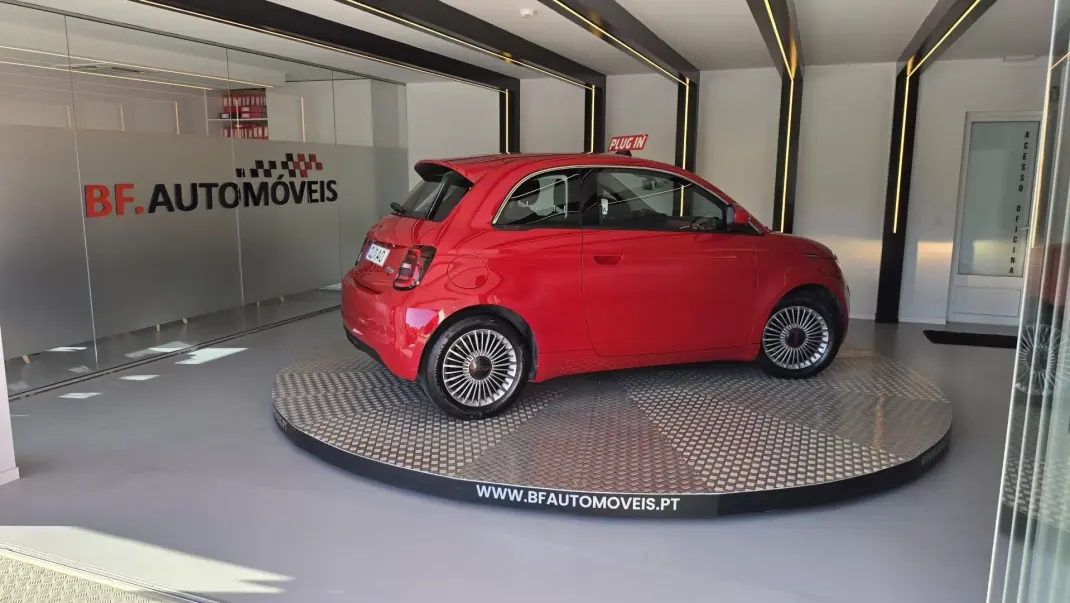 Fiat 500e 2023 - 16500 EUR, 19050 km - 19050km - foto 7 de 54