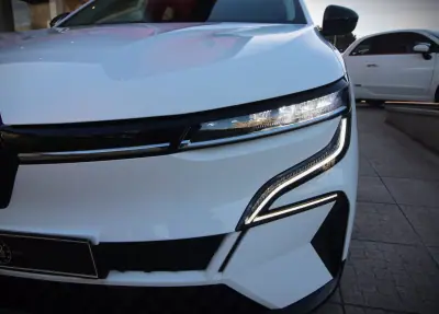 Renault Mégane E-Tech 2022 - 21000 EUR, 31000 km - AUTO.MOTO.pt - 31000km - foto 3 de 29