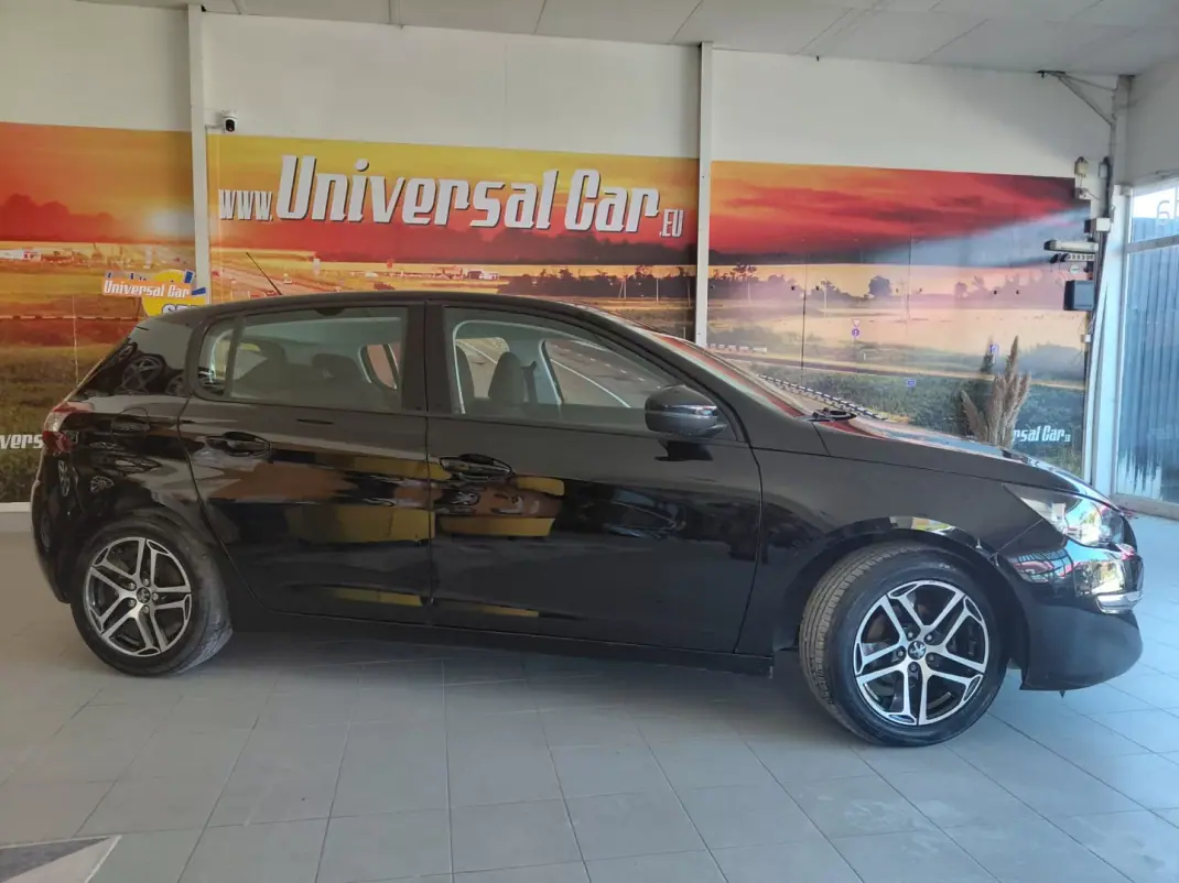 Peugeot 308 2016 - 9999 EUR, 145000 km - AUTO.MOTO.pt - 145000km - foto 3 de 18