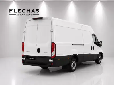 Iveco Daily 2024 - 36000 EUR, 55000 km - AUTO.MOTO.pt - 55000km - foto 5 de 11