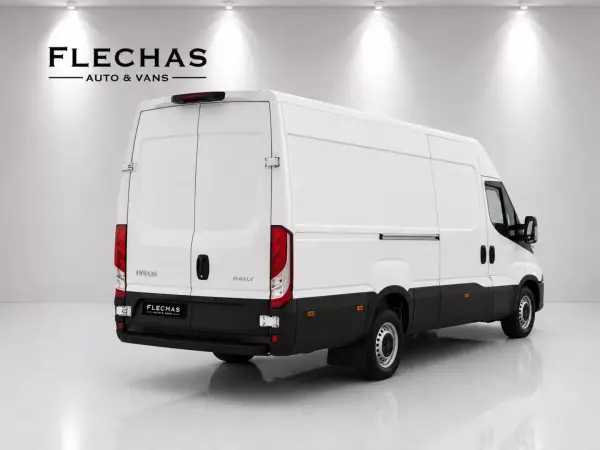 Iveco Daily 2024 - 36000 EUR, 55000 km - AUTO.MOTO.pt - 55000km - foto 5 de 11