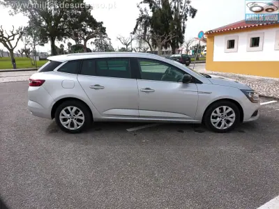 Renault Mégane Sport Tourer 2020 - 14250 EUR, 178000 km - AUTO.MOTO.pt - 178000km - foto 21 de 26