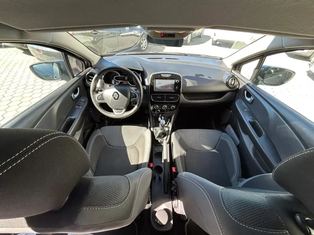 Renault Clio 2018 - 11950 EUR, 66571 km - 66571km - foto 14 de 20