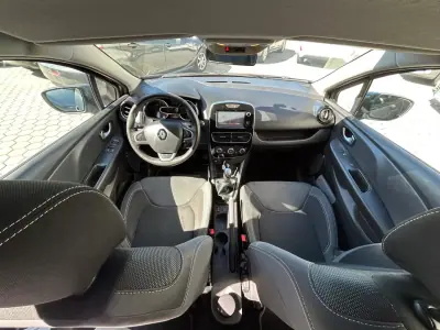 Renault Clio 2018 - 11950 EUR, 66571 km - 66571km - foto 14 de 20