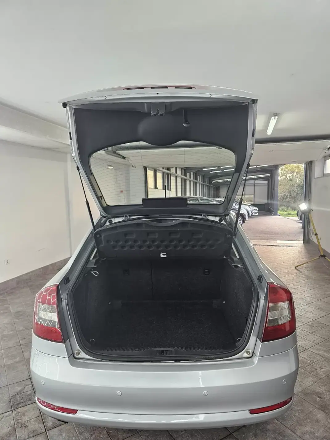 Skoda Octavia 2012 - 9350 EUR, 284108 km - AUTO.MOTO.pt - 284108km - foto 15 de 26