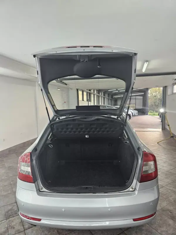 Skoda Octavia 2012 - 9350 EUR, 284108 km - AUTO.MOTO.pt - 284108km - foto 15 de 26