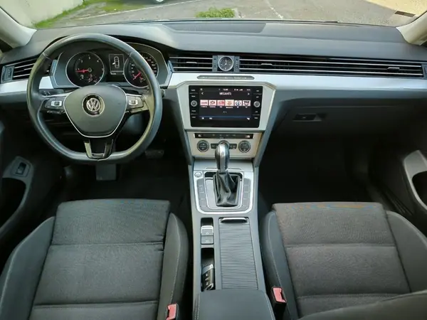 Volkswagen Passat 2019 - 19950 EUR, 155079 km - AUTO.MOTO.pt - 155079km - foto 6 de 60