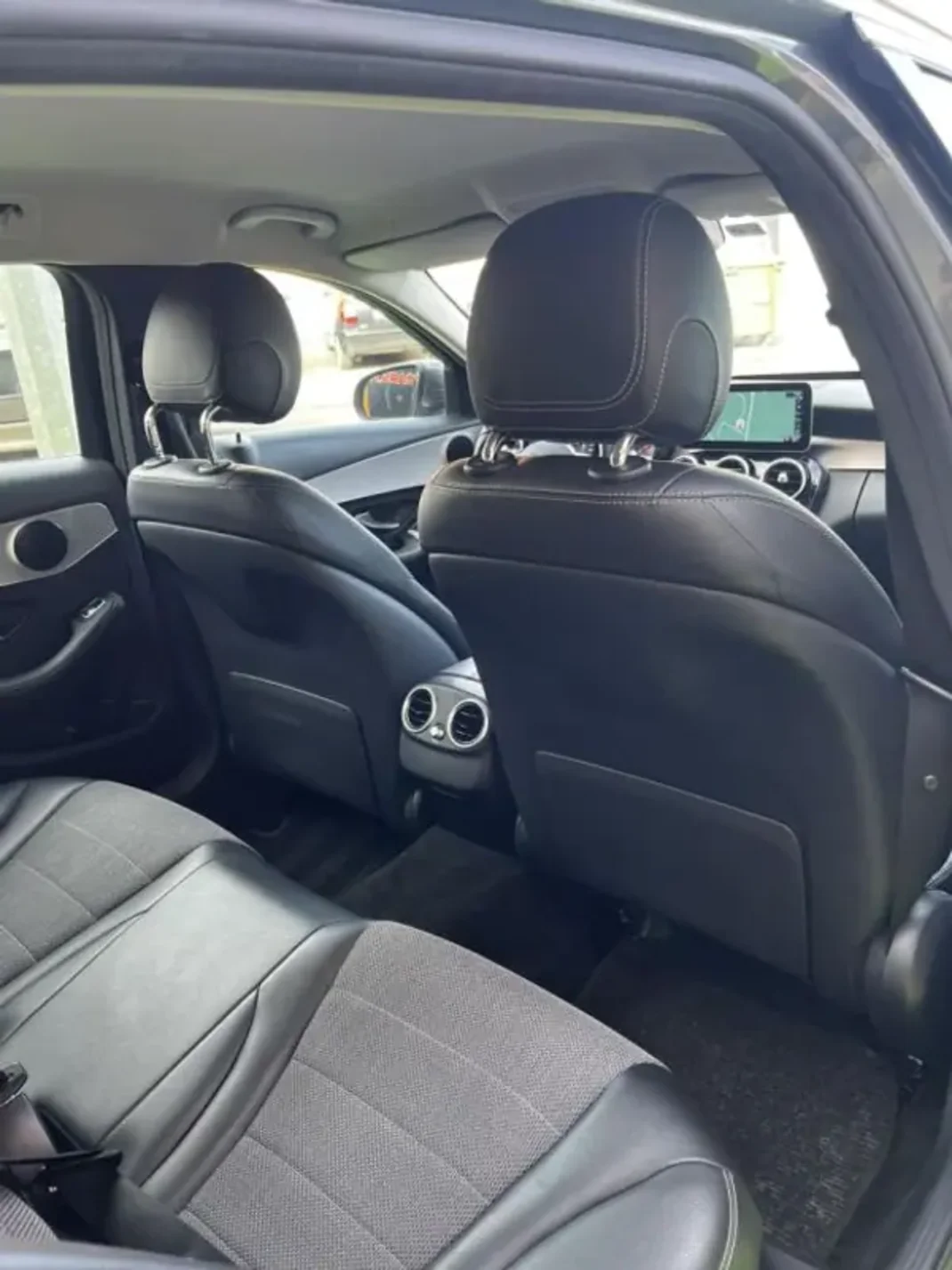 Mercedes-Benz C 300 2020 - 34900 EUR, 159000 km - AUTO.MOTO.pt - 159000km - foto 22 de 27