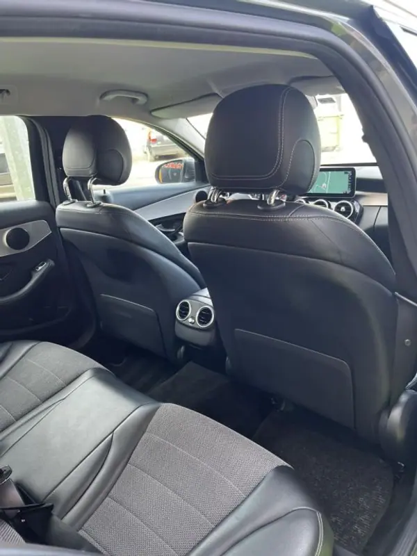 Mercedes-Benz C 300 2020 - 34900 EUR, 159000 km - AUTO.MOTO.pt - 159000km - foto 22 de 27