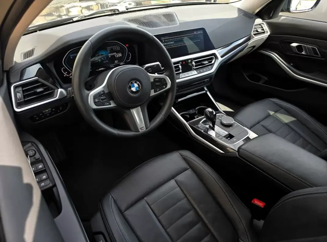 BMW 330 2019 - 28950 EUR, 67500 km - AUTO.MOTO.pt - 67500km - foto 18 de 42