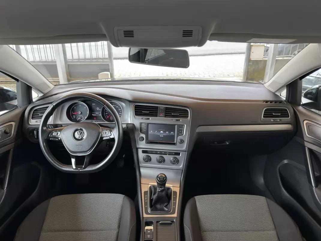 Volkswagen Golf 2015 - 12500 EUR, 195718 km - AUTO.MOTO.pt - 195718km - foto 16 de 27