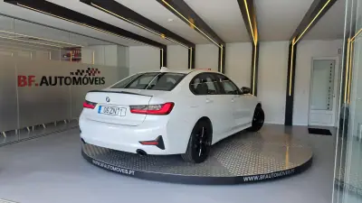 BMW 330 2019 - 22900 EUR, 111028 km - AUTO.MOTO.pt - 111028km - foto 18 de 54