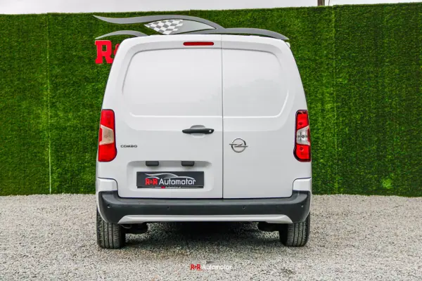 Opel COMBO 2022 - 14300 EUR, 79000 km - 79000km - foto 5 de 23