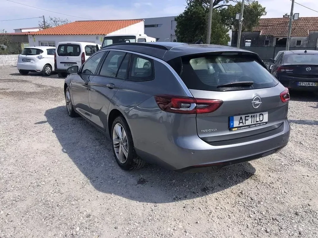 Opel Insignia Sports Tourer 2021 - 13499 EUR, 120000 km - AUTO.MOTO.pt - 120000km - foto 10 de 12