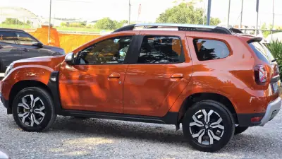 Dacia Duster 2021 - 16500 EUR, 53070 km - AUTO.MOTO.pt - 53070km - foto 9 de 22
