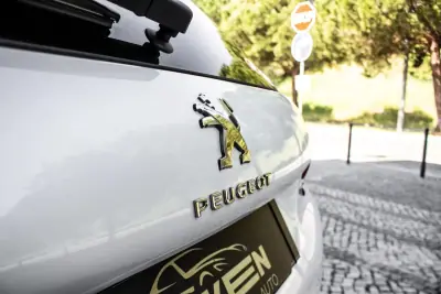 Peugeot 2008 2018 - 11890 EUR, 60033 km - AUTO.MOTO.pt - 60033km - foto 12 de 41