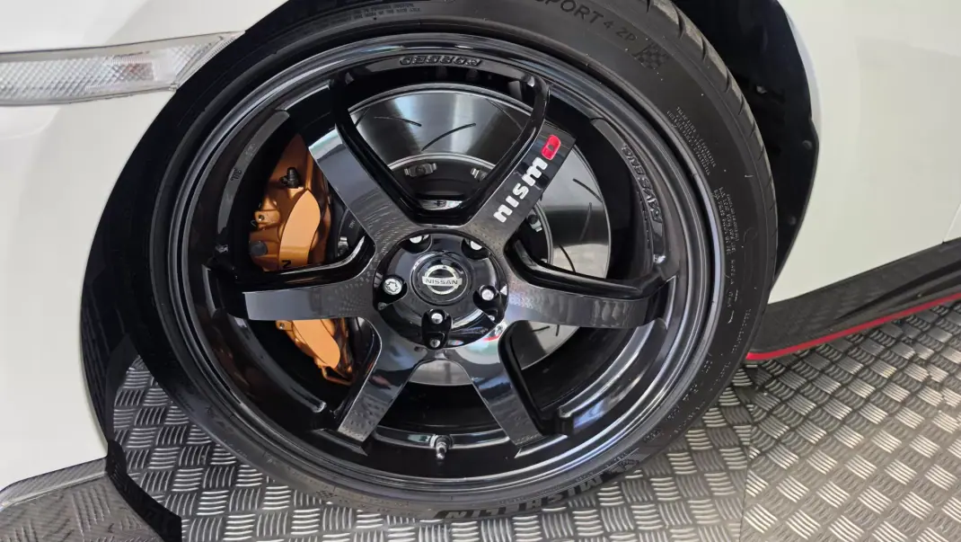 Nissan GT-R 2017 - 300000 EUR, 30685 km - 30685km - foto 37 de 69