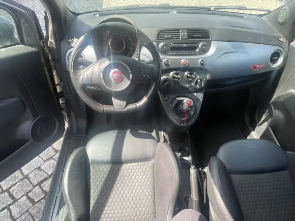 Fiat 500 2013 - 8450 EUR, 171800 km - AUTO.MOTO.pt - 171800km - foto 8 de 11